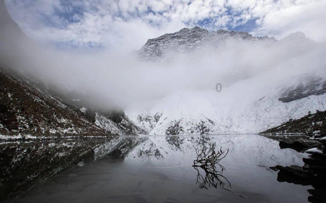 【应对低温雨雪天气】杨桥镇：扫冰除雪保出行，志愿服务暖人心